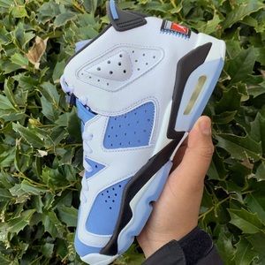 color is white and blue and for payment method i do cash app